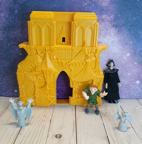Vintage 1996 Disney’s The Hunchback of Notre Dame Action Figure Play Set 90s Cover