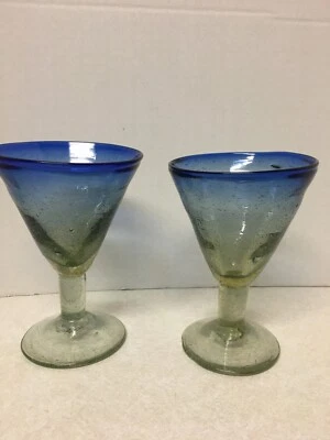 De colección 2 vasos de margarita o martini mexicanos soplados a mano tono azul a ámbar Foto 1 de 4