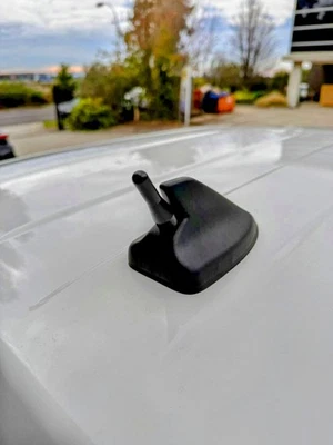 Antenna/Aerial Only Stubby Short Bee Sting for Ford Everest 2014>2026 Black 5cm - Image 1 of 4