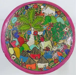 Plato de recuerdo miniatura de cerámica de arte popular latinoamericano vintage - escena de pueblo - Imagen 1 de 4