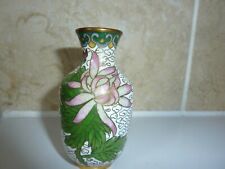 CHINESE WHITE CLOISONNE 8.2CM VASE WITH PINK &WHITE FLOWER WITH GREEN LEAF DECOR