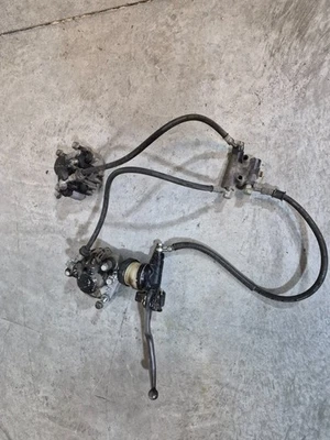 1977 年本田 CB750F 前刹车系统卡钳主缸完整 — 第 1/4 张图片