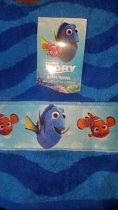 Disney Pixar Finding Dory Bath Towel 100% Cotton 28" x 50" - Picture 1 of 7