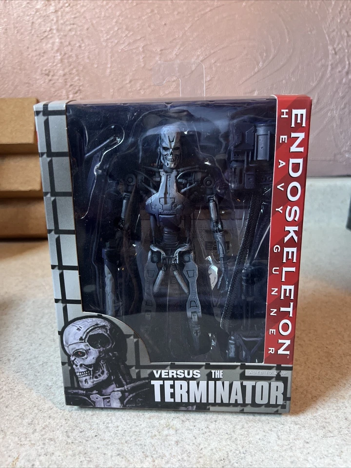 T-800 HEAVY GUNNER ENDOSKELETON NECA RoboCop Vs Terminator Game Figure 2014 BNIB - Image 1 of 4
