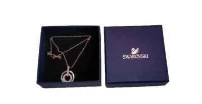 Collana con pendente Swarovski color argento con pavé di cristalli originali - Immagine 1 di 4
