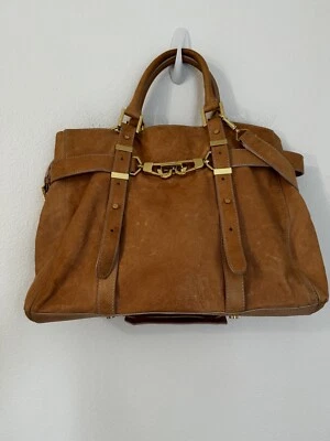 Bolso de mano mensajero con cierre de hebilla de cuero para mujer Rachel Zoe correa para el hombro tostada Foto 1 de 4