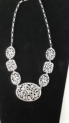 Collar calado babero cuello 18" con pergamino filigrana de plata de ley 925 Foto 1 de 4