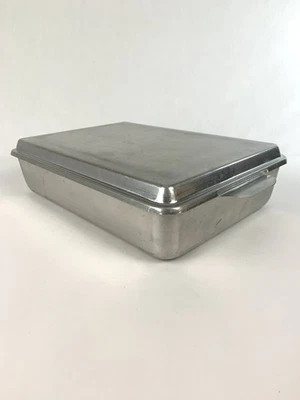 Vintage 13 x 9 Traveling Aluminum Cake Brownie Baking Pan with Snap On Lid NICE - Image 1 of 4