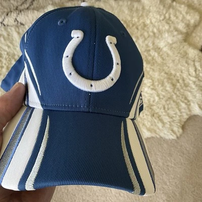 NFL Vintage Reebok Indianapolis Colts Hat Authentic Sideline Flex Fit - Image 1 of 4