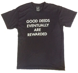 T-shirt Jenny Holzer 2009 Whitney Museum ""Le buone azioni alla fine vengono premiate"" M - Foto 1 di 5