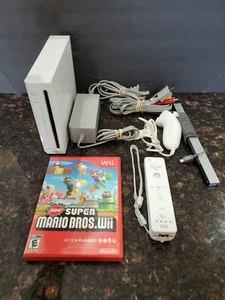 Nintendo Wii White Console Comes With Hookups & Super Mario Bros Bundle - Picture 1 of 3