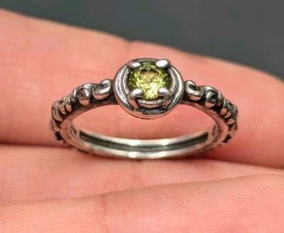 Anillo apilable solitario de piedras preciosas de peridoto Relios Pollack 925 de ley 5,5 Foto 1 de 4