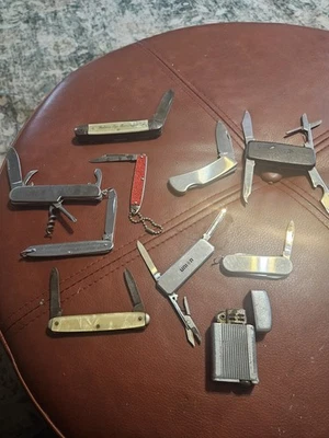 Vintage lot of Folding pocket Knives + flip lighter - Image 1 of 4