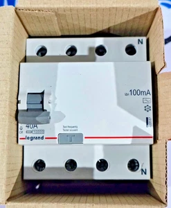 BRAND NEW 🆕LEGRAND RX³ 402067 Residual Current Circuit Breaker 40A 4-POLES - Picture 1 of 13