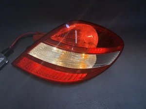 05-08 MERCEDES SLK350 RIGHT PASSENGER TAILLIGHT RIGHT BRAKE TAIL LIGHT OEM - Picture 1 of 12