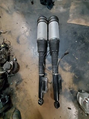 AMORTIGUADORES DE AIRE TRASERO IZQUIERDO Y DERECHO MERCEDES-BENZ W220 S430 S500 PUNTALES Foto 1 de 3