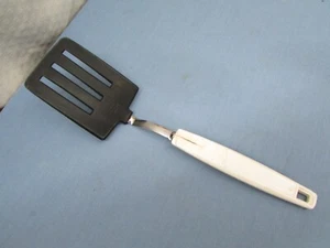 Vintage Ekco Slotted Short Nylon Spatula Turner White Plastic Handle FLAWS READ - Picture 1 of 8