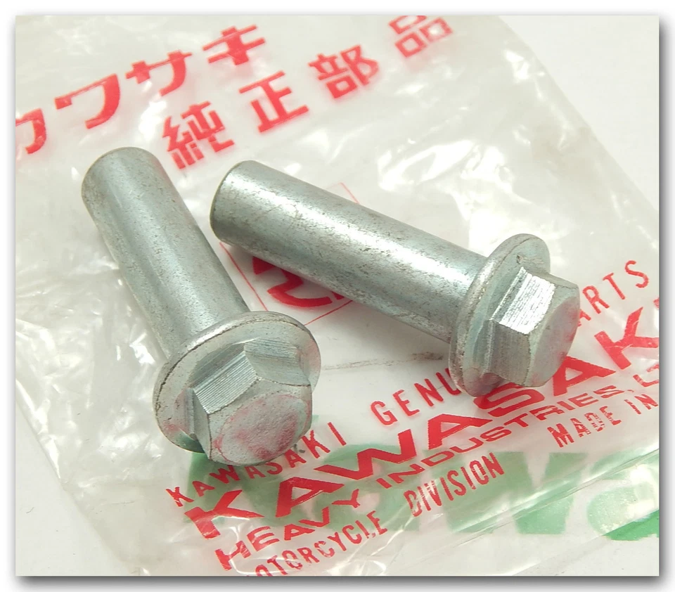 PIEZAS KAWASAKI CULATA TAPA PERNO KZ400 KZ400A KZ400S 92015-071 CANTIDAD.2 NOS Foto 1 de 1