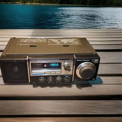 National Panasonic RF-3100 FM/MW/SW 31-Band Receiver SW Double Superheterodyne - Image 1 of 4