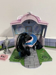Breyer Pony Gals Shop Traveling Grooming Salon Horse Accessories Purple Barn - Picture 1 of 12