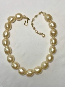 Vintage Carolee Faux Glass Baroque Pearl Statement Necklace W/Hook Clasp! Lovely - Picture 1 of 8