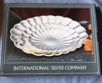 INTERNATIONAL SILVER COMPANY SILVER PLATED TRAYS (set Of 3)  Scalloped Oval Tray - Image 1 of 4