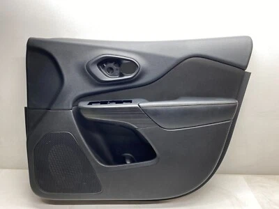 2014-2018 JEEP CHEROKEE RIGHT FRONT INTERIOR DOOR PANEL TRIM COVER BLACK OEM - Imagem 1 de 4
