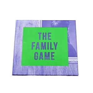 The Family Game by The School of Life Card Game 100 Prompts Conversation Dice - Afbeelding 1 van 4