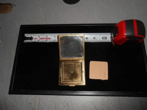 VTG WOMEN'S VOLUPTE GOLDTONE MAKE - UP COMPACT - Picture 1 of 5