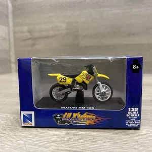 NIB New-Ray Suzuki RM125 dirtbike motocross motorcycle 1:32 diecast - Picture 1 of 10
