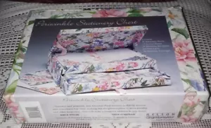 Caja de pecho estacionaria floral Periwinkle con cajón sellado Nelson Graphomania 123 piezas - Imagen 1 de 3