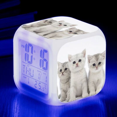 7 Colores LED Despertador Gato Brillante Electrónico Digital Reloj de Escritorio con USB Foto 1 de 4