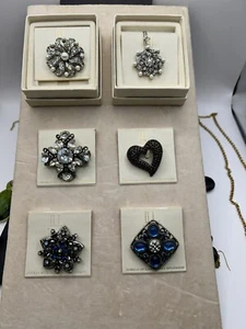 VINTAGE LOT OF 6 BROOCHES / PINS BY HOBE’ 1990’s NEW With Tags Swarovski Crystal - Picture 1 of 1