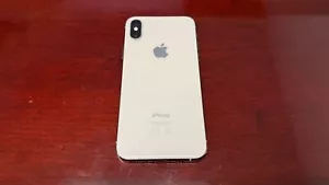 Apple iPhone XS - 256 GB - Silver (Unlocked) - Cosmetic Issue - Picture 1 of 7