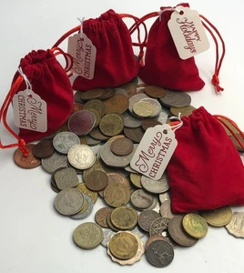 Weihnachtsmann Tasche 40 gemischt WELT SAMMLERMÜNZEN Weihnachten Urlaub Strumpf Füller Geschenk - Bild 1 von 4