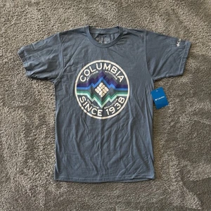 Columbia Herren Altitude Attitude Solitude Gratitude T-Shirt Größe Small NEU - Bild 1 von 5