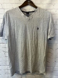 Camiseta gris manga corta cuello en V de la Asociación Polo de Estados Unidos para hombre talla grande - Imagen 1 de 5