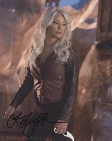 KELLY HU as China White - Arrow GENUINE SIGNED AUTOGRAPH Cover