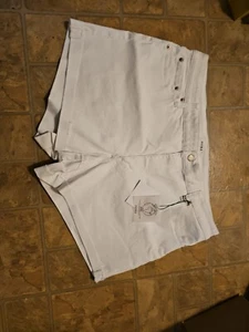NWT Pistola Woman Plus Size White Summer Shorts Size 18 W (P14) - Picture 1 of 4