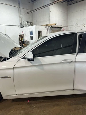 Front Door Glass Window BMW 528I Left Driver LH 11 12 13 14 15 16 Foto 1 de 4