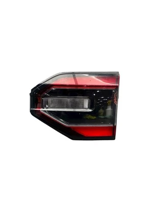 2023-2025 HONDA PILOT RH REAR RIGHT LIFTGATE MOUNTED TAIL LIGHT ASSEMBLY *CRACK* - Image 1 of 4