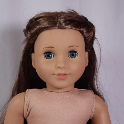 Muñeca American Girl de 18" Marie-Grace: cabello castaño, ojos azules, histórica retirada Foto 1 de 4