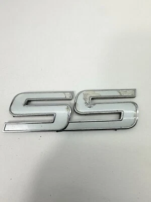 Chevrolet SS 2014-2017 tapa trasera emblema SSS Foto 1 de 4