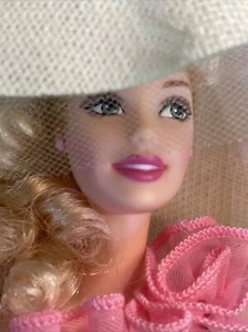 Barbie Bambola Simply Charming 2001 Edizione Speciale Mattel 54241 Nuova con Scatola Verde Rosa - Foto 1 di 9