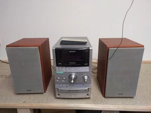 Sony Micro Hi-Fi System CMT-SPZ90DB CD/Tape/ Radio, PLEASE READ - Picture 1 of 5
