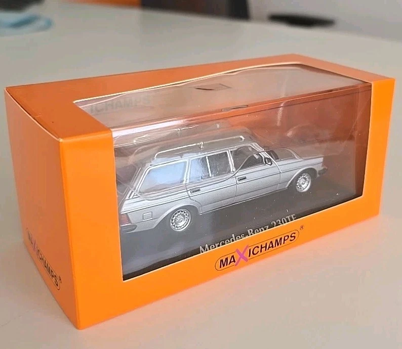 MAXICHAMPS 1/43 - MERCEDES-BENZ 230 TE (W123) - 1982 940032212