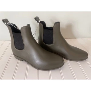 NWT A New Day Waterproof Rain Ankle Boots Green - Size Women's 10 - Picture 1 of 8