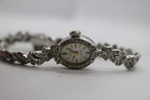 Vintage Womens Obell 17 Jewel Manual Wind Crystal dial Bracelet Watch - Picture 1 of 6