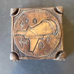 Vintage 1939 New York World’s Fair Syroco Wood Trinket Box Aviation Building NY - Picture 1 of 7