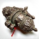 Ancien reliquaire cylindrique ouvragé - tribu Bugun/Kohwa - Arunachal Pradesh